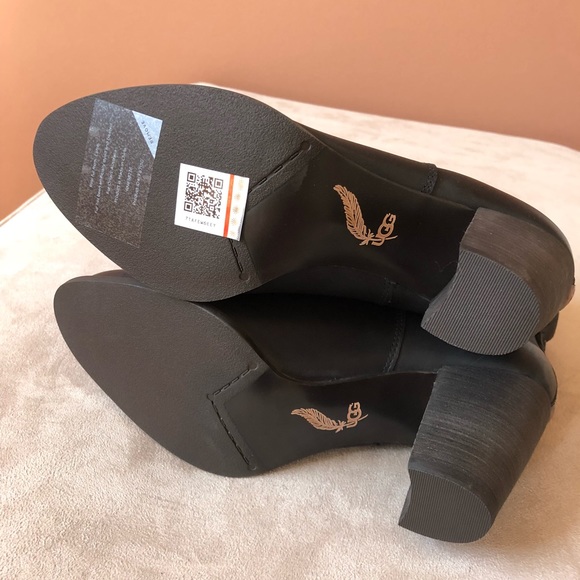 ❌ SOLD ❌ NIB UGG Poppy Ankle Boots - Picture 4 of 7